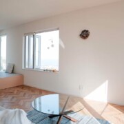 13)二階は窓が多く開放的です