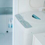 9) 洗濯機もあり長期滞在も快適です